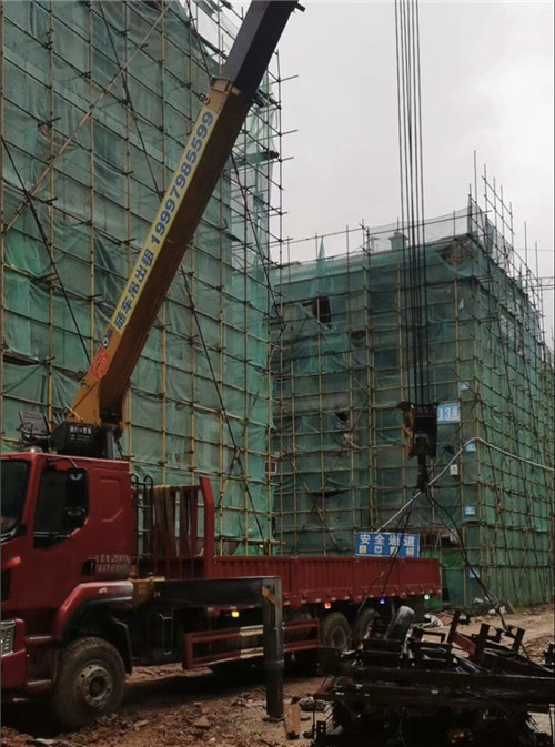 萧县“慢工细活”—— 吊车的 “微动控制” 技术